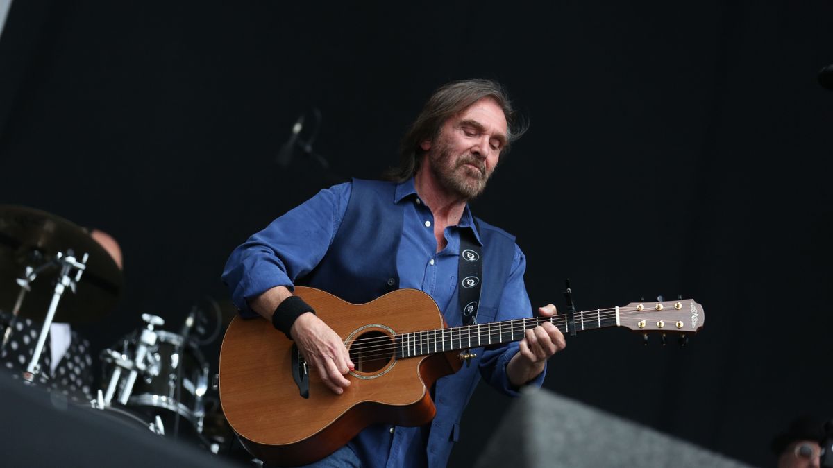 Meghalt Dennis Locorriere, a Dr. Hook ikonikus énekese