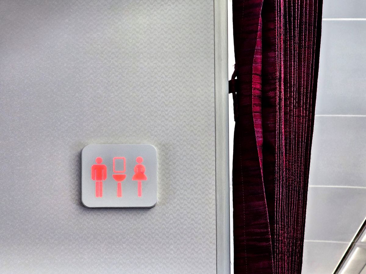 WC-papír használata repülőn