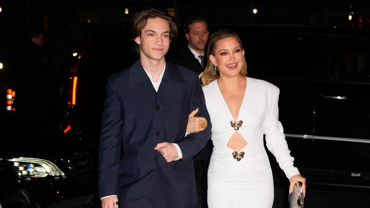 Kate Hudson fiával Ryderrel, az egyik vörös szőnyeges eseményen.