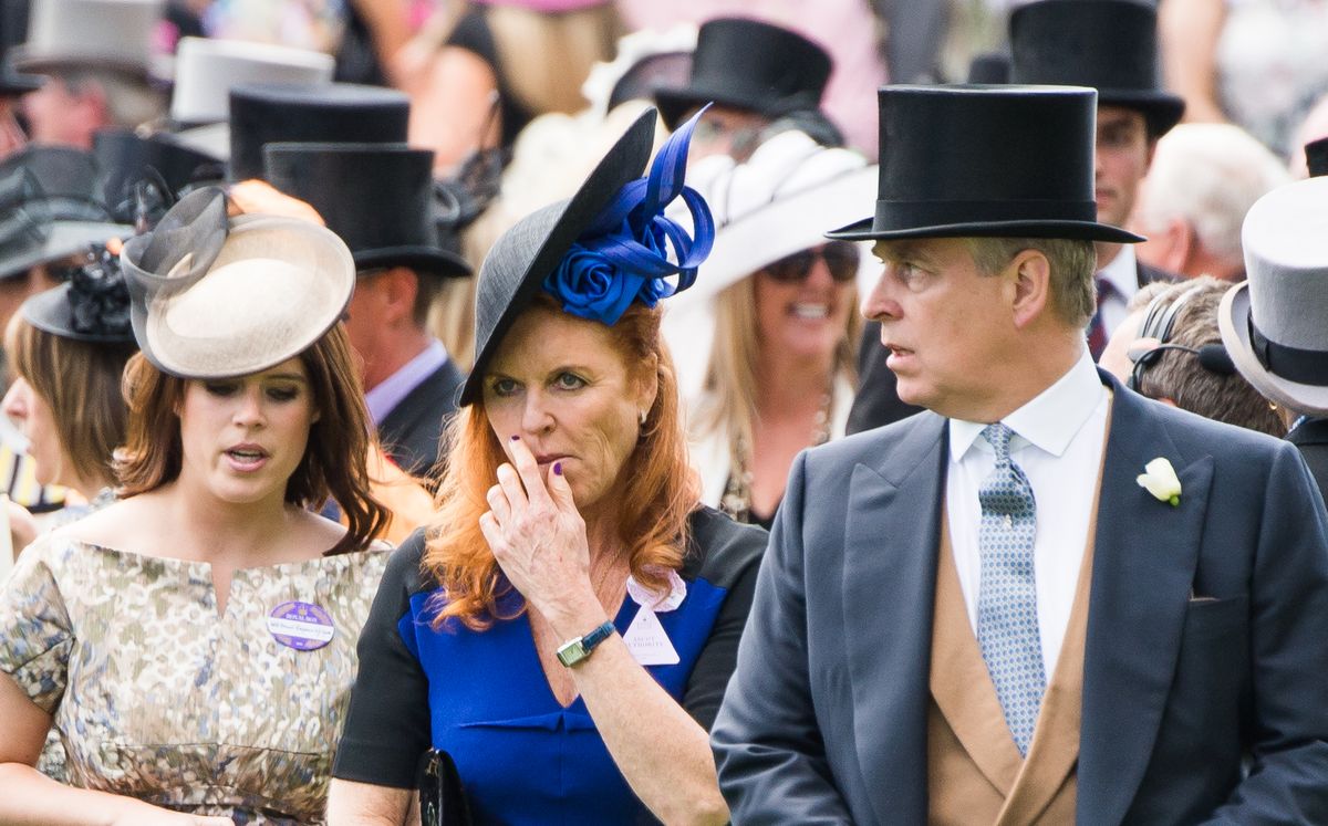 Sarah Ferguson és András, volt yorki herceg úgy gondolja fiatalabb lányuk, Eugénia hercegnő terhessége az ő megítélésükön is javít. 