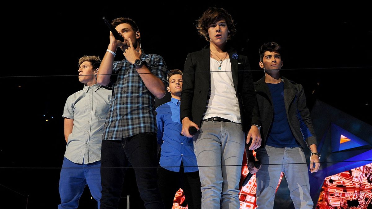 Harry Styles a One Direction bandában, ami 2016-ban oszlott fel véglegesen.