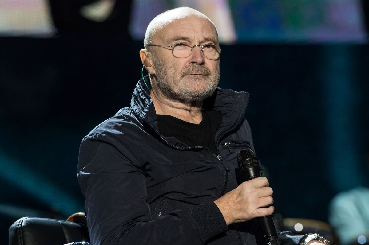 0-24-ben ápolóra szorul Phil Collins.