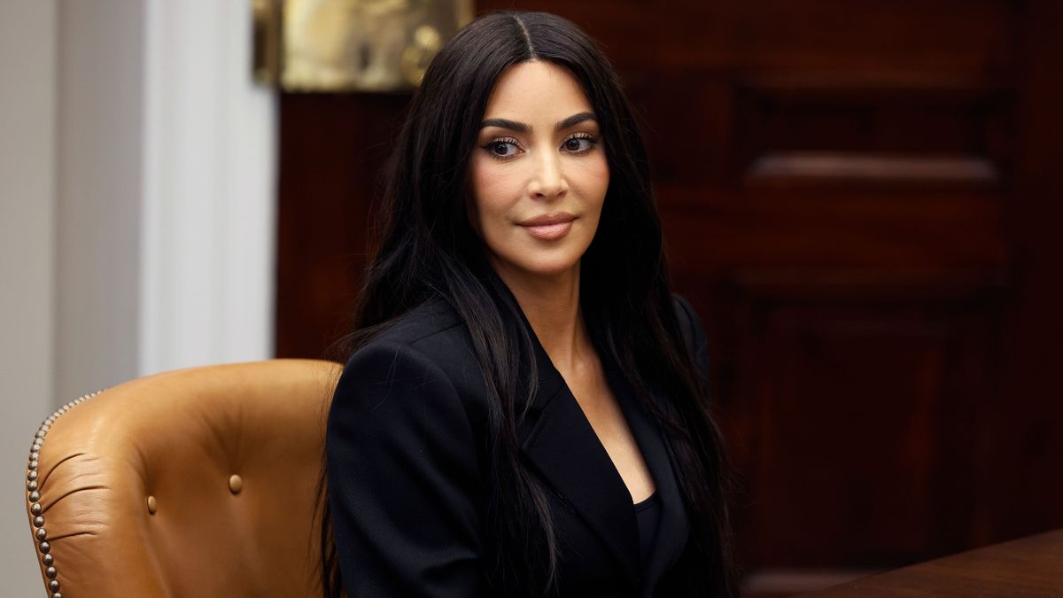 WASHINGTON, DC - APRIL 25: Reality television star and businesswoman Kim Kardashian attends a roundtable discussion on criminal justice reform hosted by Vice President Kamala Harris in the Roosevelt Room at the White House on April 25, 2024 in Washington, DC. The meeting included four of the sixteen people who had been convicted of non-violent drug offenses in the past and received clemency from President Joe Biden earlier this week. (Photo by Chip Somodevilla/Getty Images)