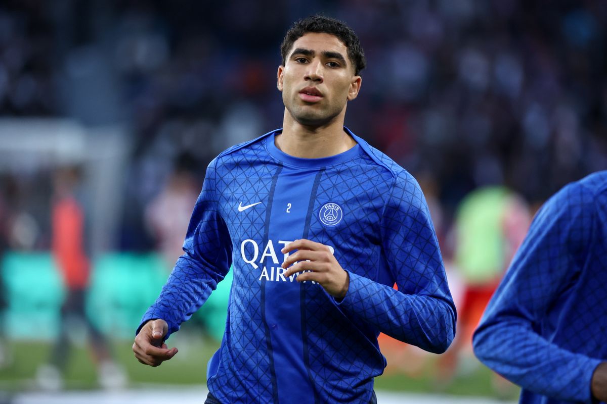 PARIS, FRANCE - APRIL 28: Achraf Hakimi #2 of Paris Saint-Germain warms up before the UEFA Champions League 2025/26 Semi Final First Leg match between Paris Saint-Germain and FC Bayern Munchen at Parc des Princes on April 28, 2026 in Paris, France. (Photo by Catherine Steenkeste/Getty Images)