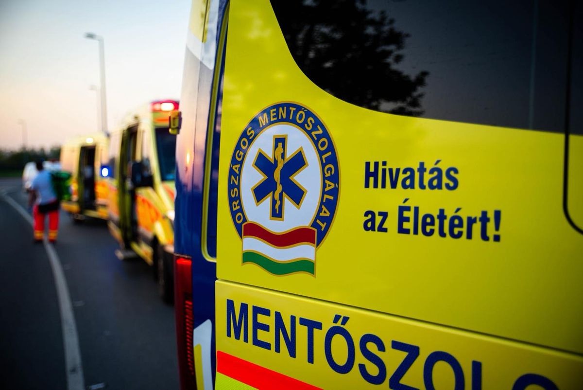 Perceken múlt a kisbaba élete, a mentők végül sikeresen megmentették.