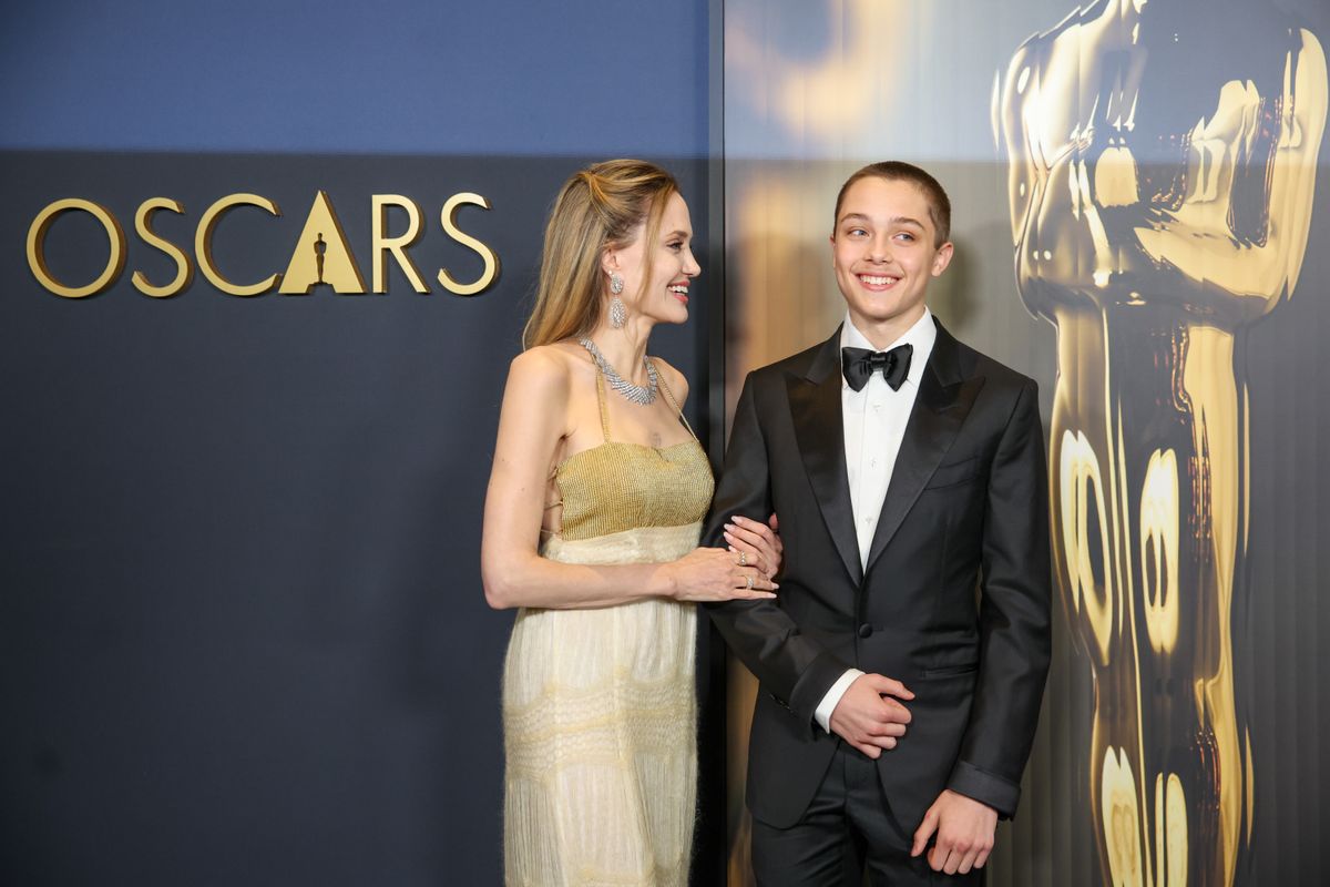 Angelina Jolie és fia Knox Jolie-Pitt a két évvel ezelőtti Oscar-gálán.