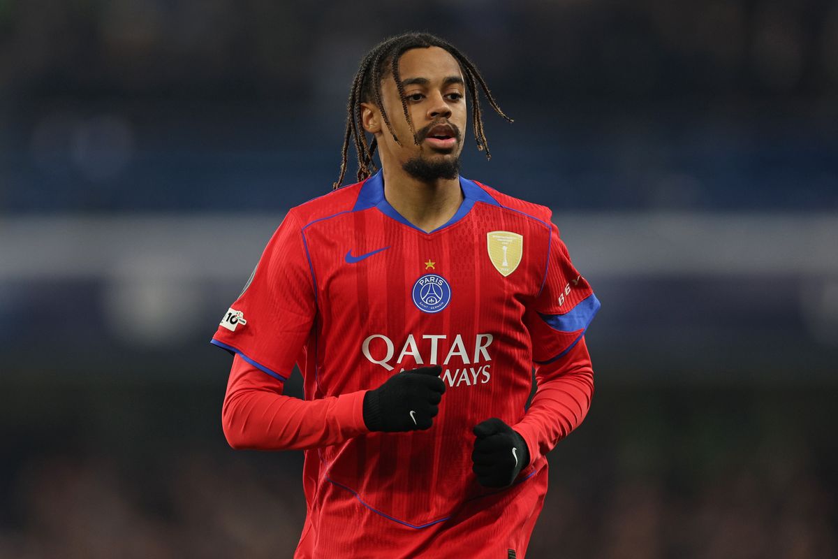 LONDON, ENGLAND - MARCH 17: Bradley Barcola of PSG during the UEFA Champions League 2025/26 Round of 16 Second Leg match between Chelsea FC and Paris Saint-Germain FC at Stamford Bridge on March 17, 2026 in London, England. (Photo by Steve Bardens - AMA/Getty Images)