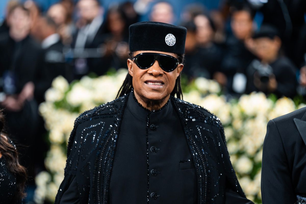 NEW YORK, NEW YORK - MAY 05: Stevie Wonderattends the 2025 Met Gala Celebrating "Superfine: Tailoring Black Style" at Metropolitan Museum of Art on May 05, 2025 in New York City. (Photo by TheStewartofNY/Getty Images)