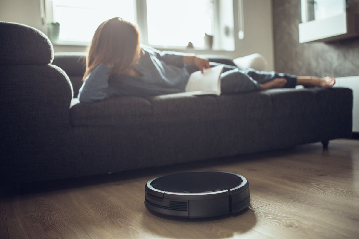 A robotporszívó nem old meg mindent helyettünk, nem végez tavaszi nagytakarítást, de átvesz tőlünk egy ismétlődő, időrabló feladatot.