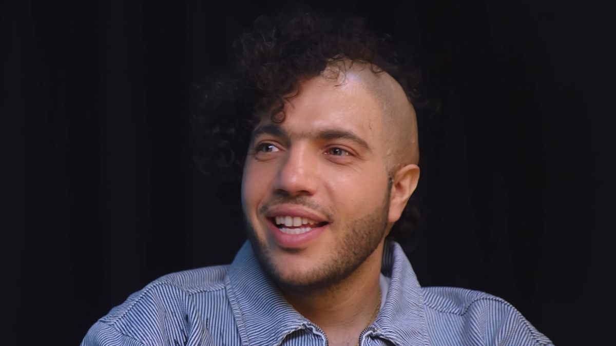 Benny Blanco félig kopaszon