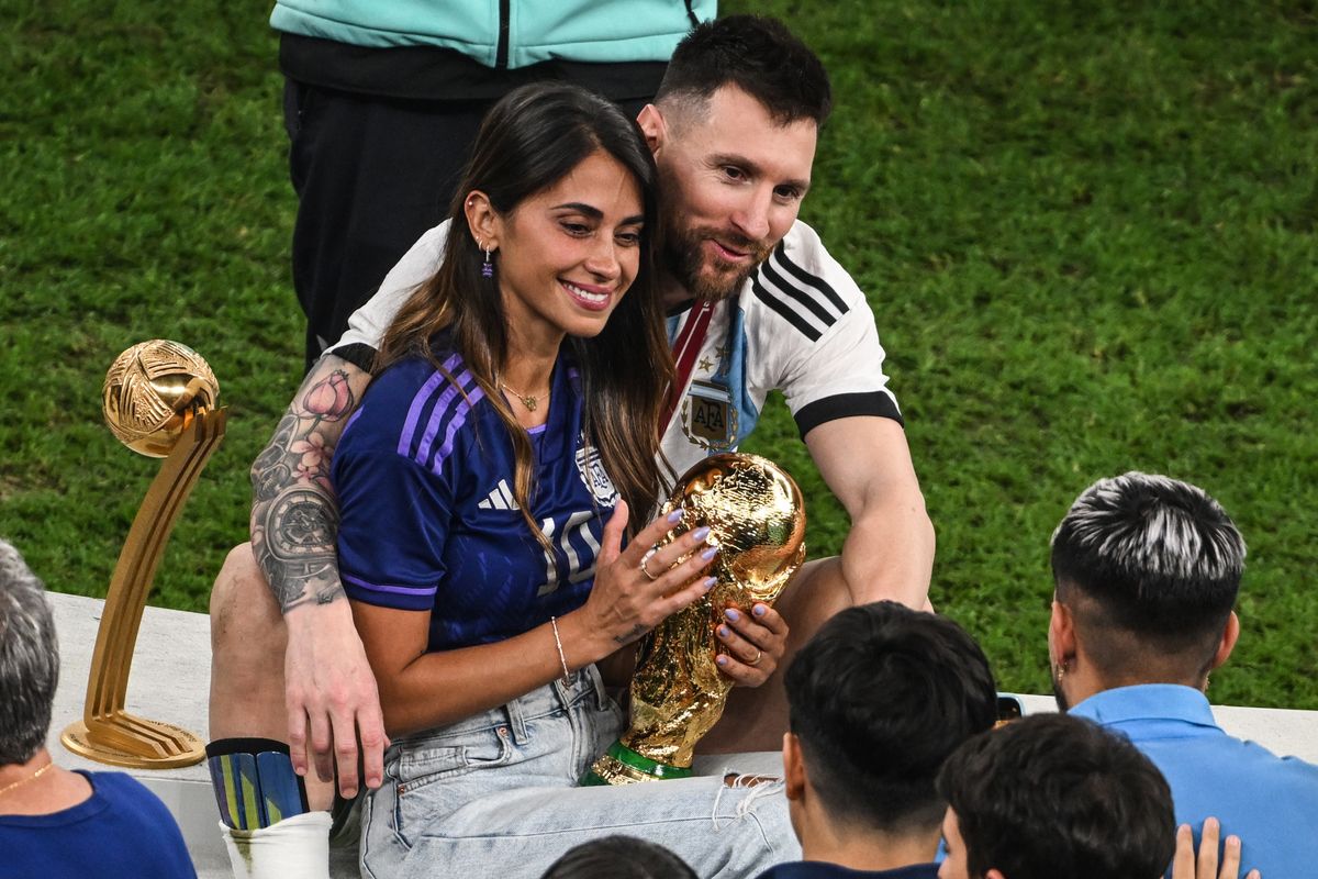 Lionel Messi felesége, Antonela Roccuzzo, ha csak teheti ott van a férje mérkőzésein.