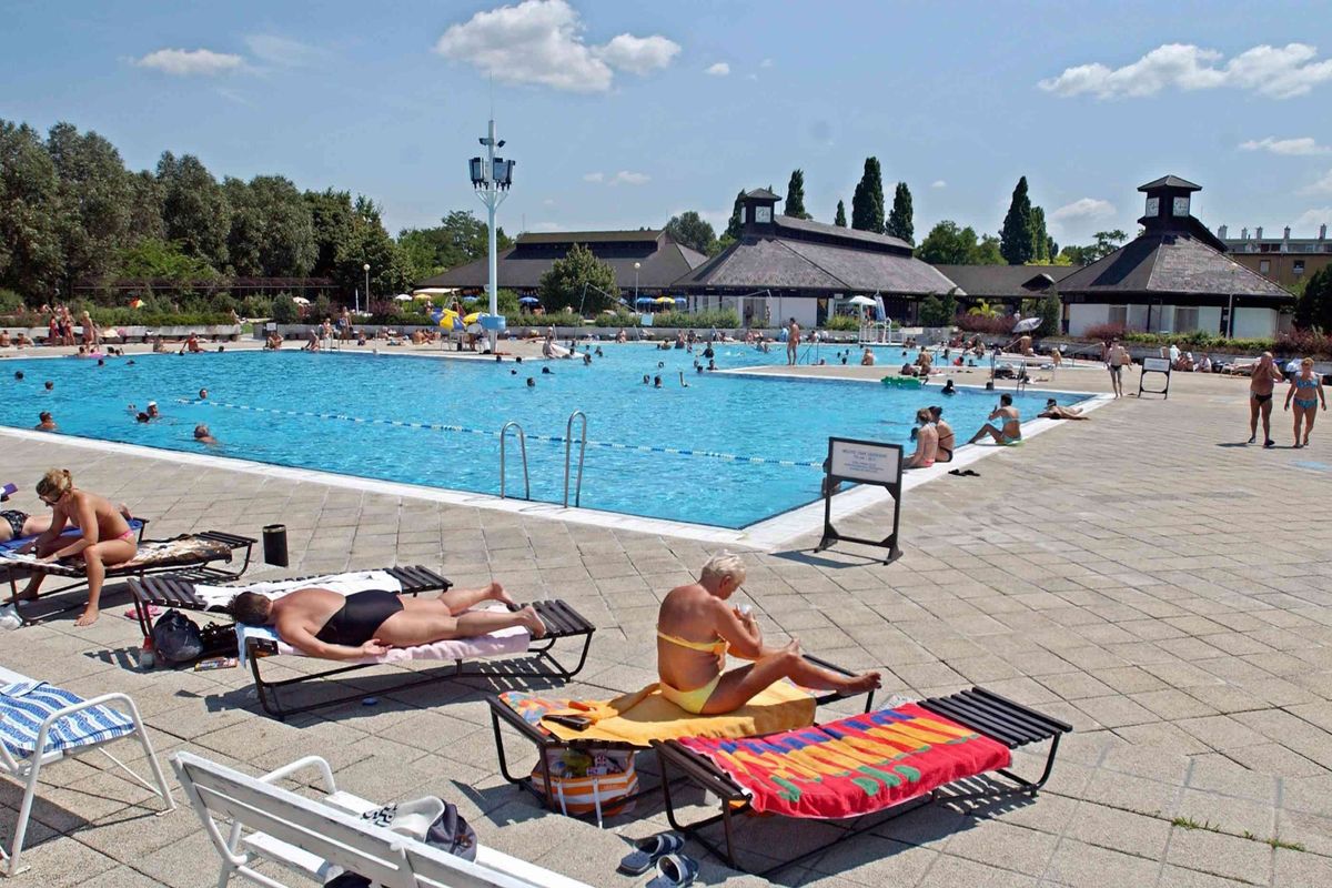 A XIV. kerületben található Paskál a főváros legfiatalabb strandfürdője, amely modern medencéivel és nyugodt hangulatával hódít.