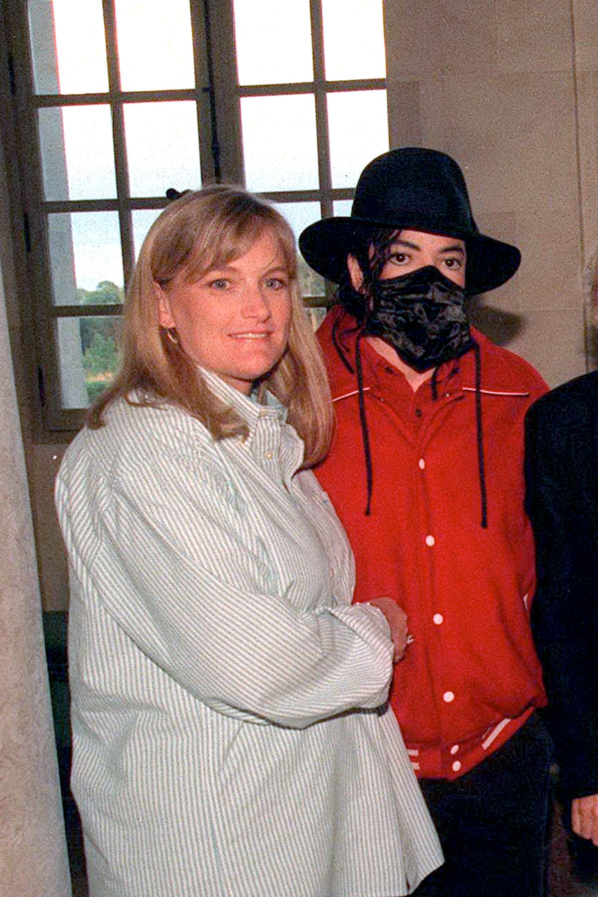 Íme egy régi fotón Michael Jackson gyerekeinek anyja, Debbie Rowe.
