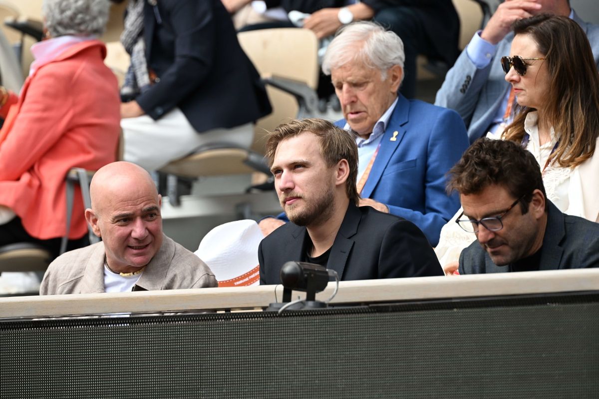 June 5, 2026, Paris, France: Tennis -Internationaux de France - Roland Garros 2026 - ITF - 05/06/2026 - demi finale Alexander Zverev Allemagne contre Jakob Minsik republic Tcheque - Andre Agassi Usa dans la tribune presidentielle (Credit Image: © Chryslene Caillaud/PsnewZ via ZUMA Press)