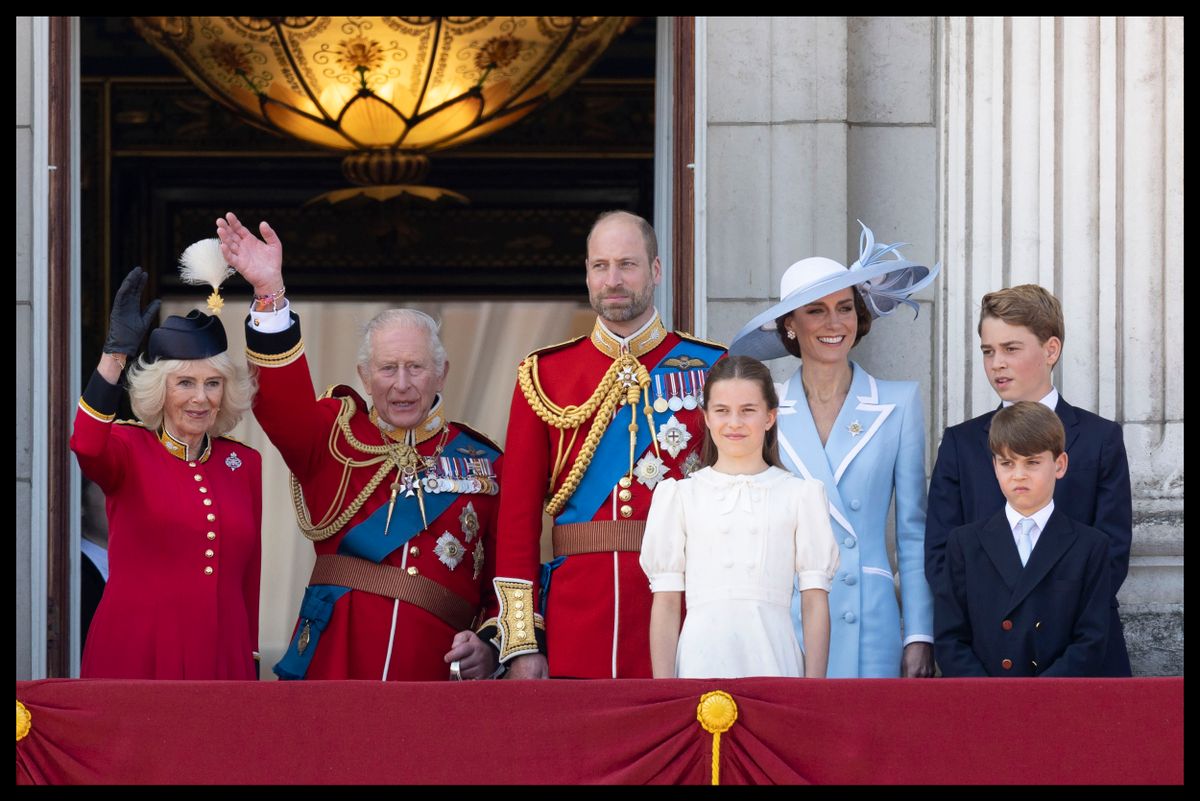 A brit királyi család egy héttel Vilmos herceg születésnapja előtt a Trooping the Colouron.