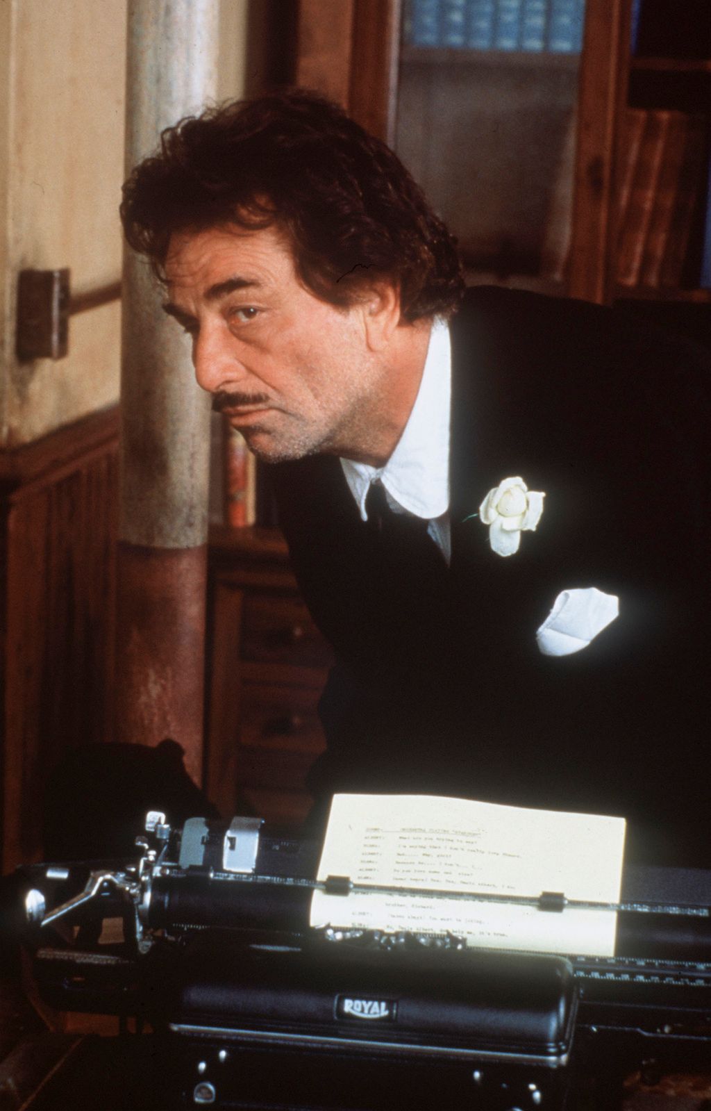 Peter Falk 1990-ben a Tune in Tomorrow... című filmben.