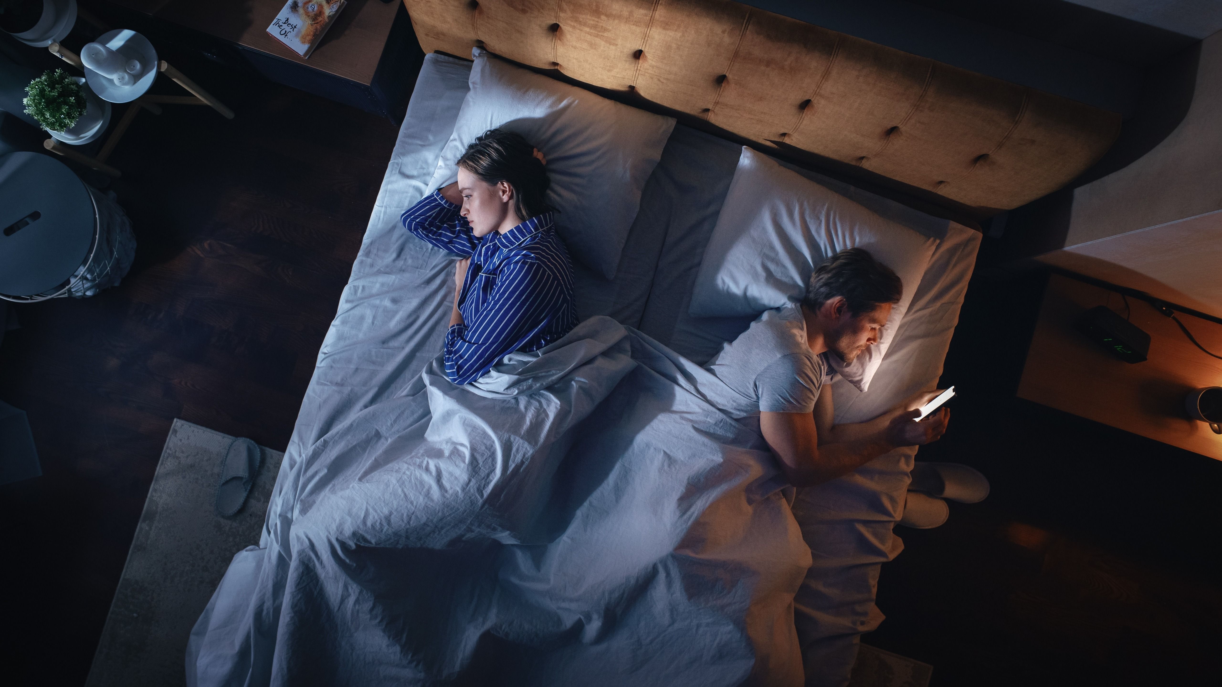 félrelépés telefonon, üzenetváltások titokban
