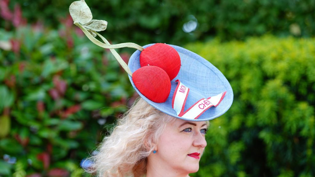 A zöldségek mellett a gyümölcsök is megelevenültek az Ascot Derbyn.