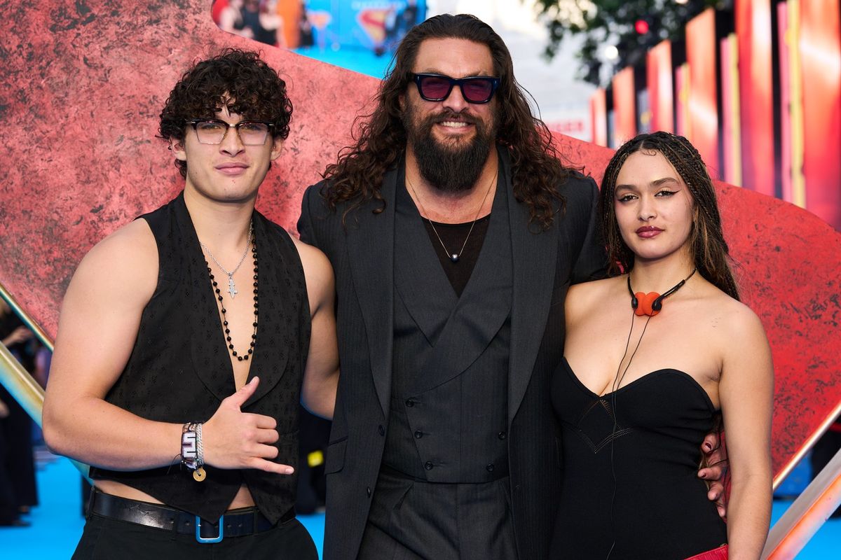 Jason Momoa a gyerekeivel.