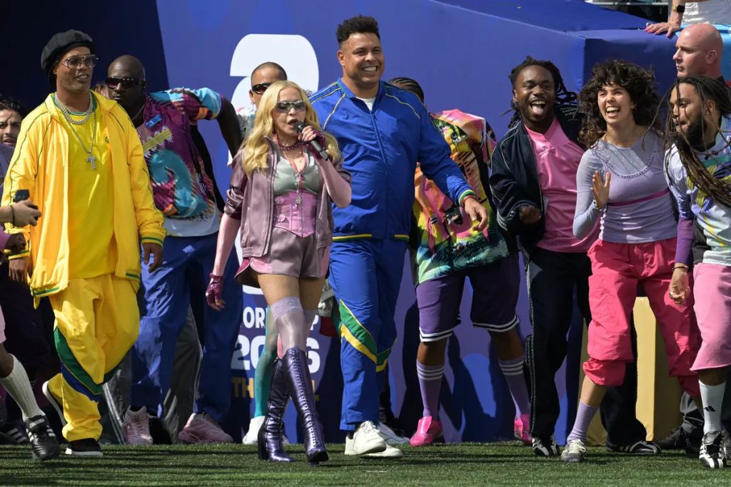 A foci-vb 2026-os halftime show-ján Madonna, Ronaldinho és Ronaldo. 