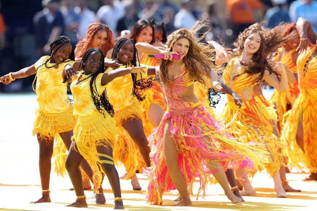 Shakira előadása volt a leglátványosabb eleme a foci-vb 2026-os halftime show-jának.