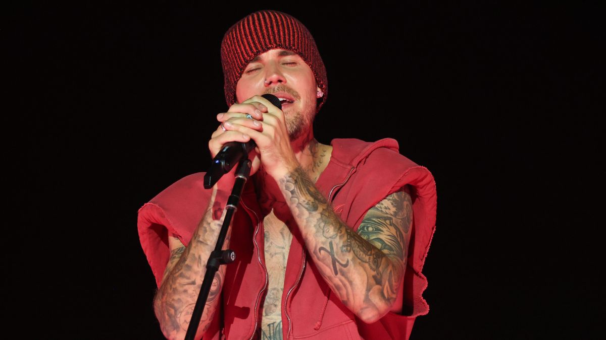 Justin Bieber is felllép a vb-döntőn