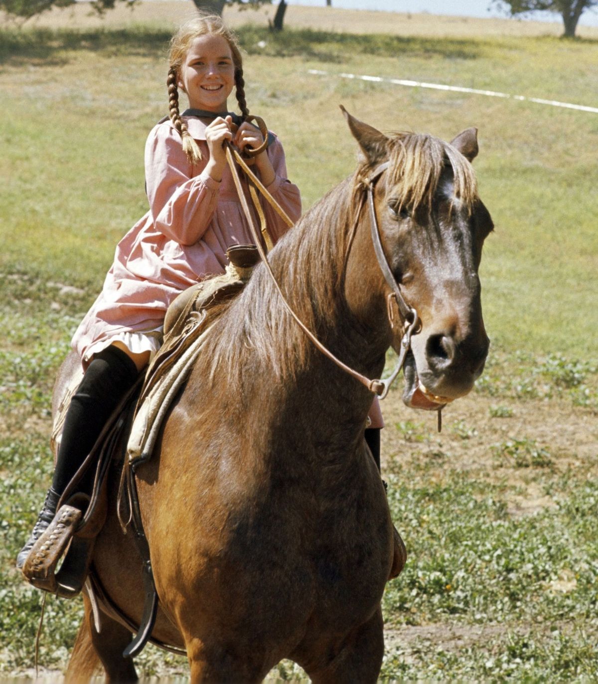 Melissa Gilbert Laura Ingallsként a Farm, ahol élünkben.
