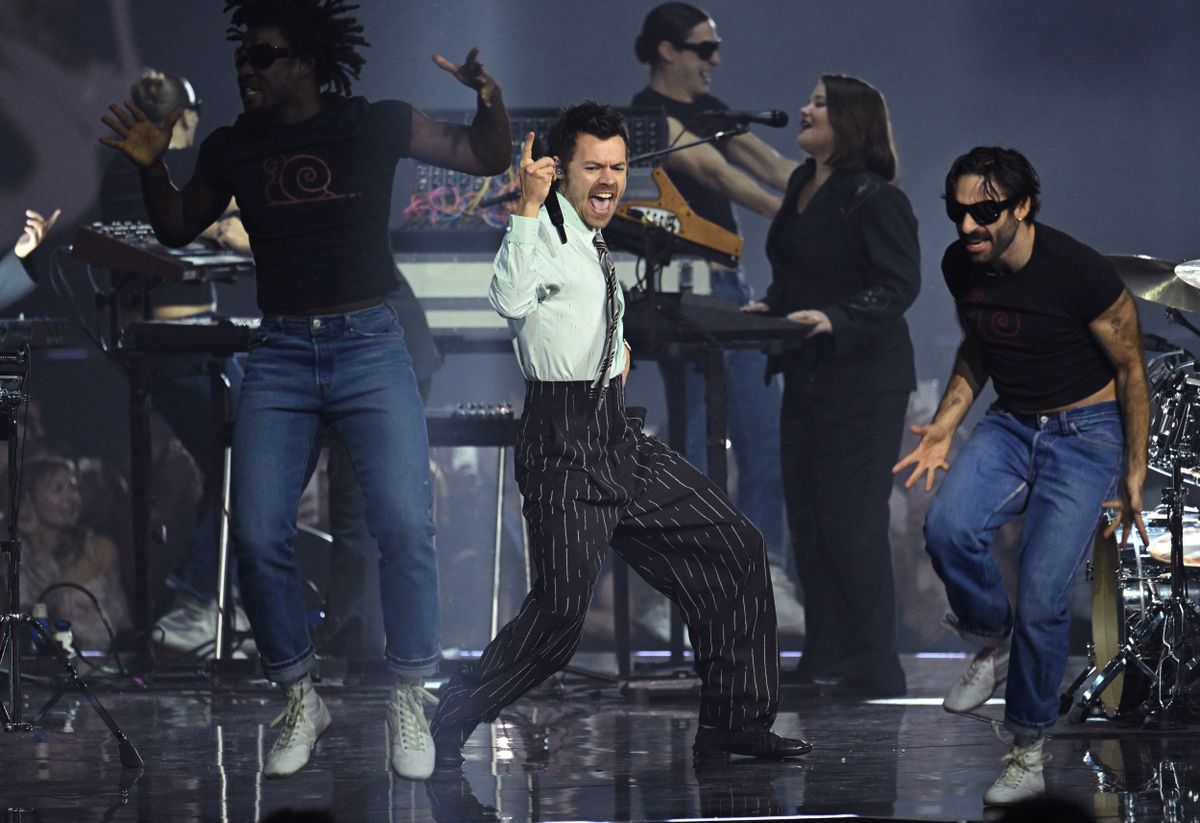 Harry Styles a koncertjén esett össze.