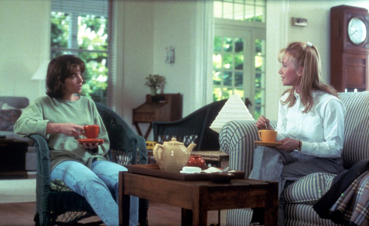 Photo ID - 11091, Year - 1992, Film Title - HAND THAT ROCKS THE CRADLE, Director - CURTIS HANSON, Studio - HOLLYWOOD, Keywords - 1992, REBECCA DeMORNAY, CURTIS HANSON, ANNABELLA SCIORRA