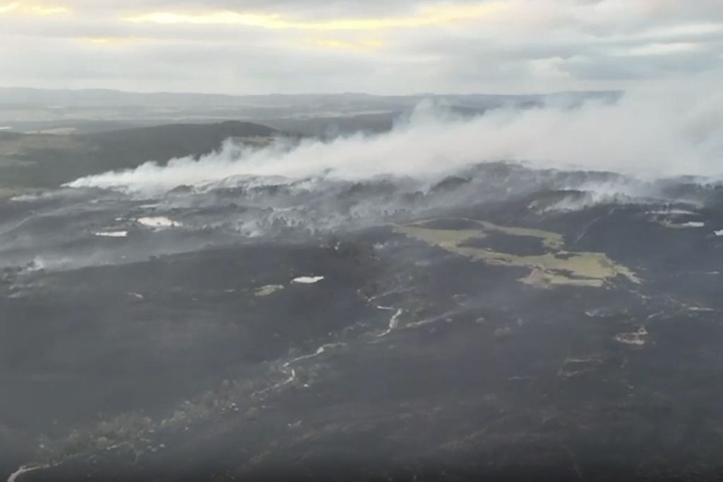 A Cairngorms Nemzeti Park Hatósága által közzétett felvétel mutatja a Skóciában tomboló erdőtüzek óriási pusztítását. 