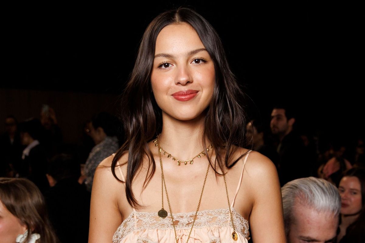 Felnőtt pelenkák miatt őrjöng Olivia Rodrigo.