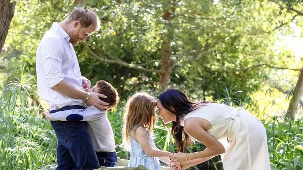 Harry herceg, Meghan Markle, Lilibet és Archie 2026-ban visszatértek Angliába.