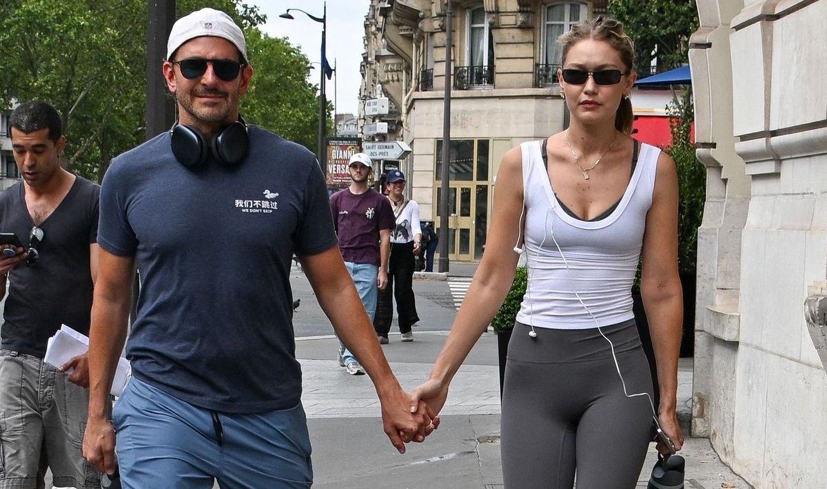 Bradley Cooper és Gigi Hadid párizsi sétáján gyűrűvel az ujjukon jelentek meg.