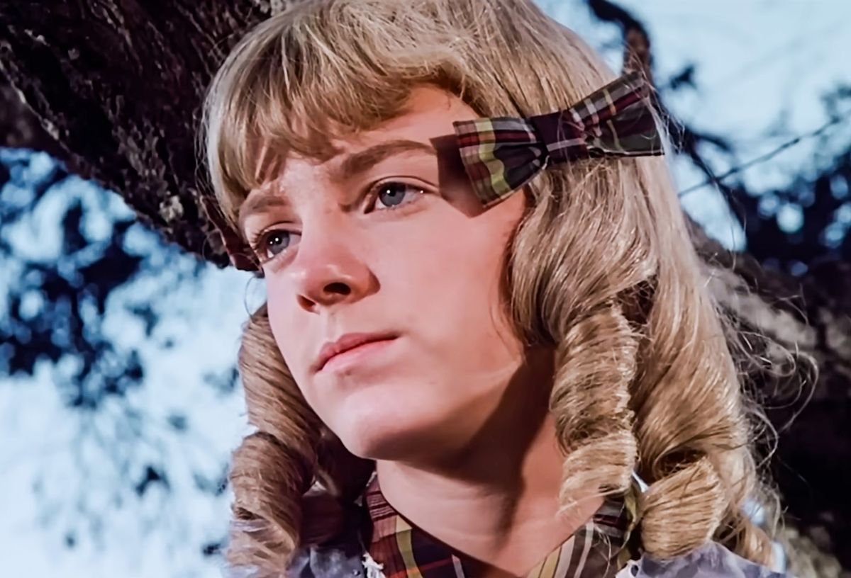 Alison Arngrim Nellie-t alakította A farm, ahol élünk című sorozatban.