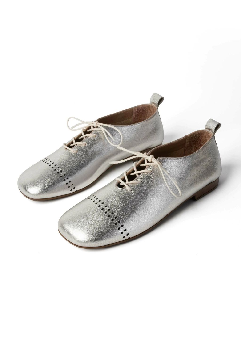 Ezüst fűzős bőrcipő - L37 / Zalando 58.790 Ft