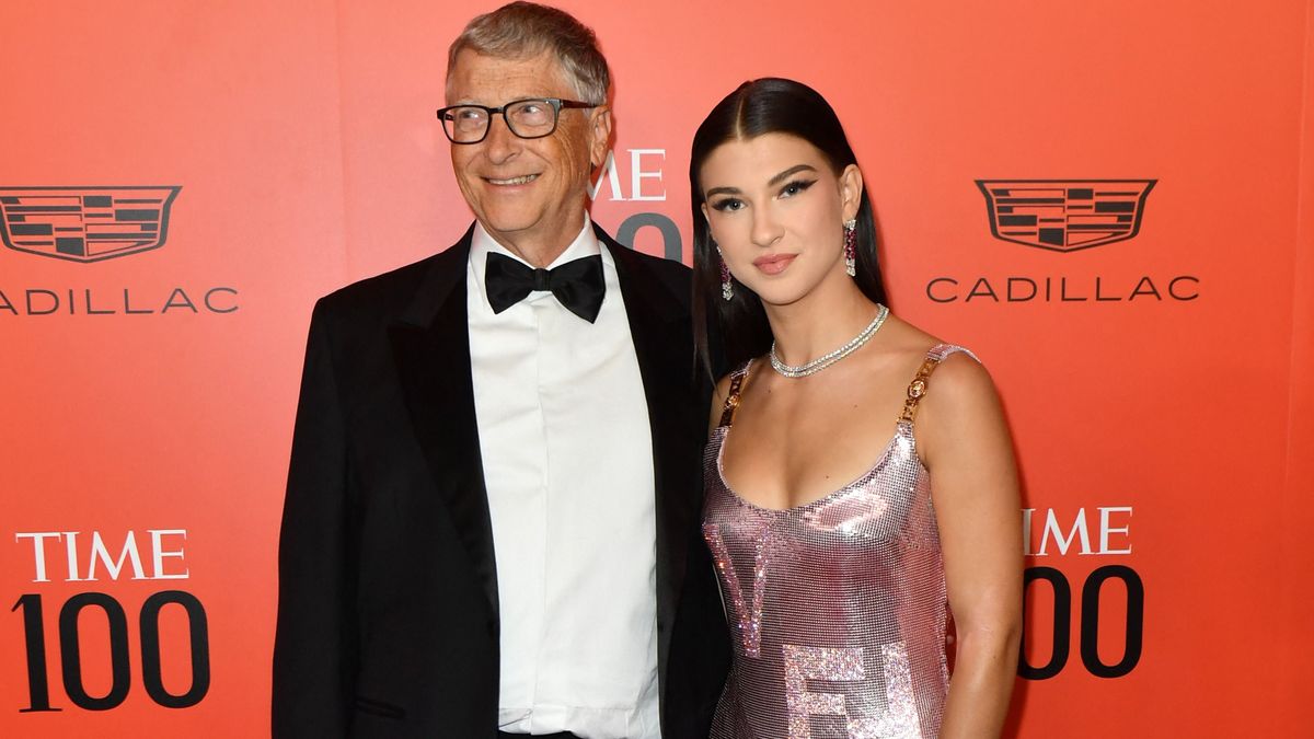 Bill Gates lánya, Phoebe 2022-ben édesapjával.