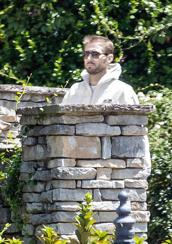 08/18/2026 PREMIUM EXCLUSIVE: Brian Hickerson is spotted for the first time after the death of Hayden Panettiere in South Carolina. The 37 year old aspiring actor widely known for his turbulent, on-and-off relationship with the late actress was pictured outside of a relatives home not far from the location of Panettiere's death. Brain and his brother Zach were reportedly in the apartment complex in Greenville, SC when Hayden went into cardiac arrest and passed away at age 36.
sales@theimagedirect.com Please byline:TheImageDirect.com
*EXCLUSIVE PLEASE EMAIL sales@theimagedirect.com FOR FEES BEFORE USE
