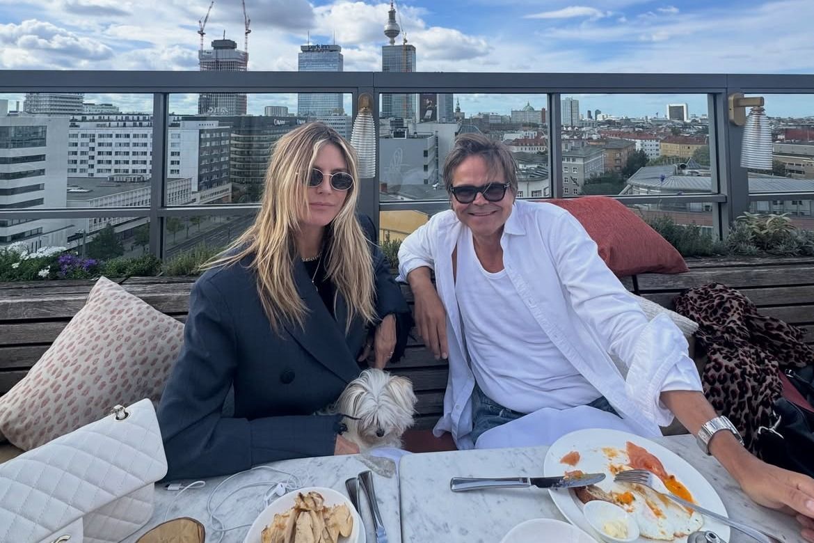 Heidi Klum visszahozza a divatba a kétsoros blézert