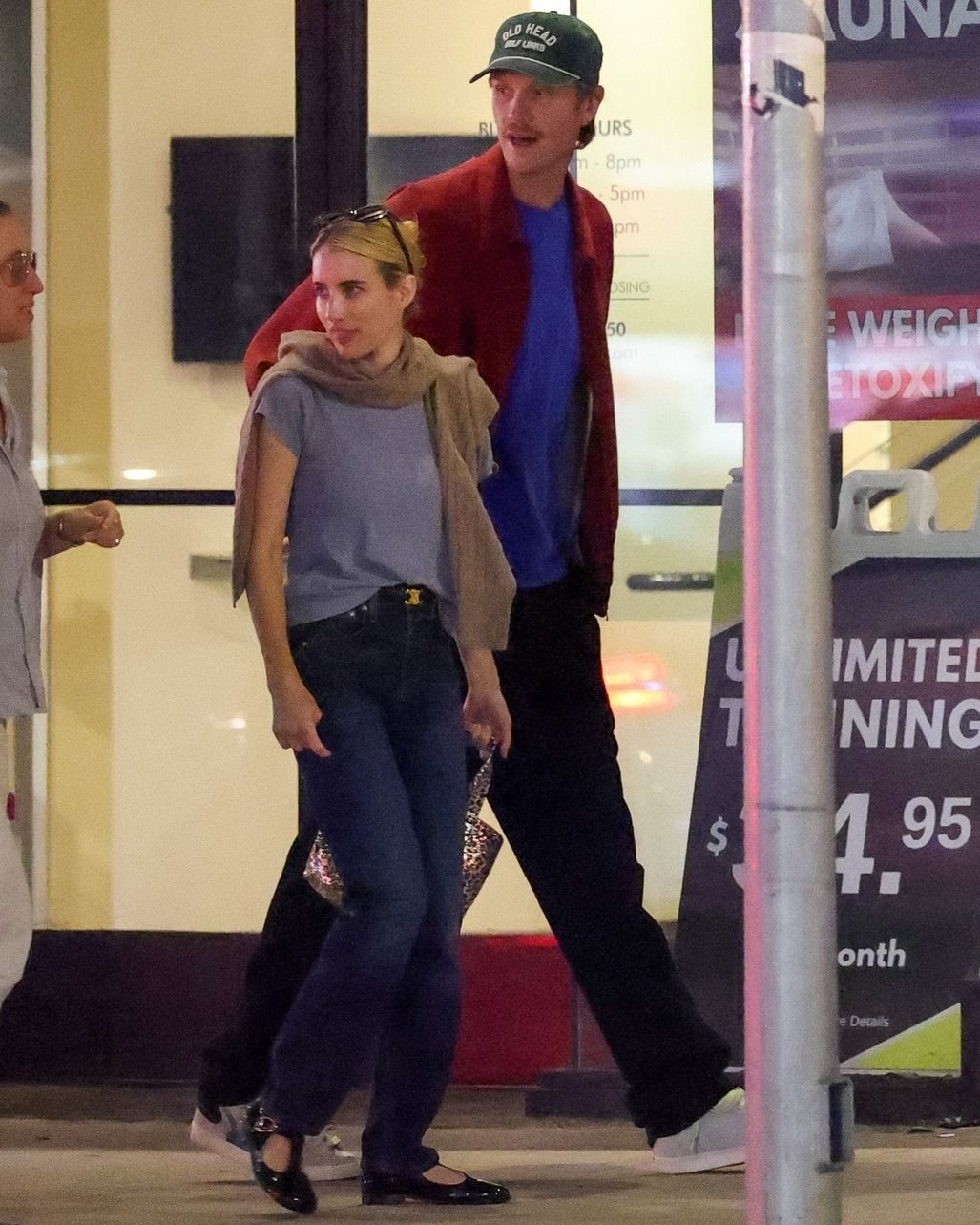 Emma Roberts farmerja sosem megy ki a divatból