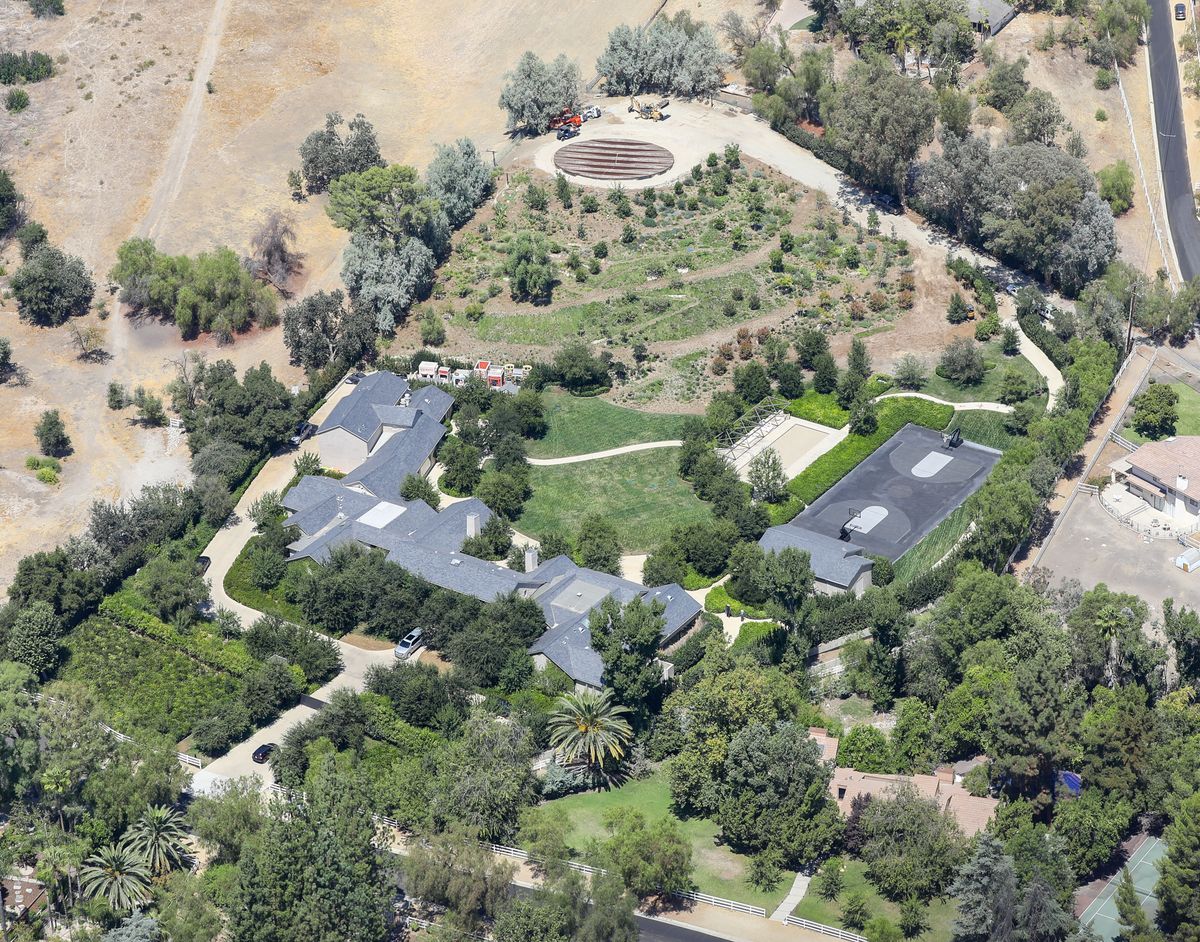 PREMIUM EXCLUSIVE Please contact X17 before any use of these exclusive photos - x17@x17agency.com
Kim Kardashian is focusing on her organic veggie magical garden at her huge mansion in Hidden Hills Calabasas as her ex Kanye is coming out with his new album August 29, 2021 /X17online.com August 29, 2021