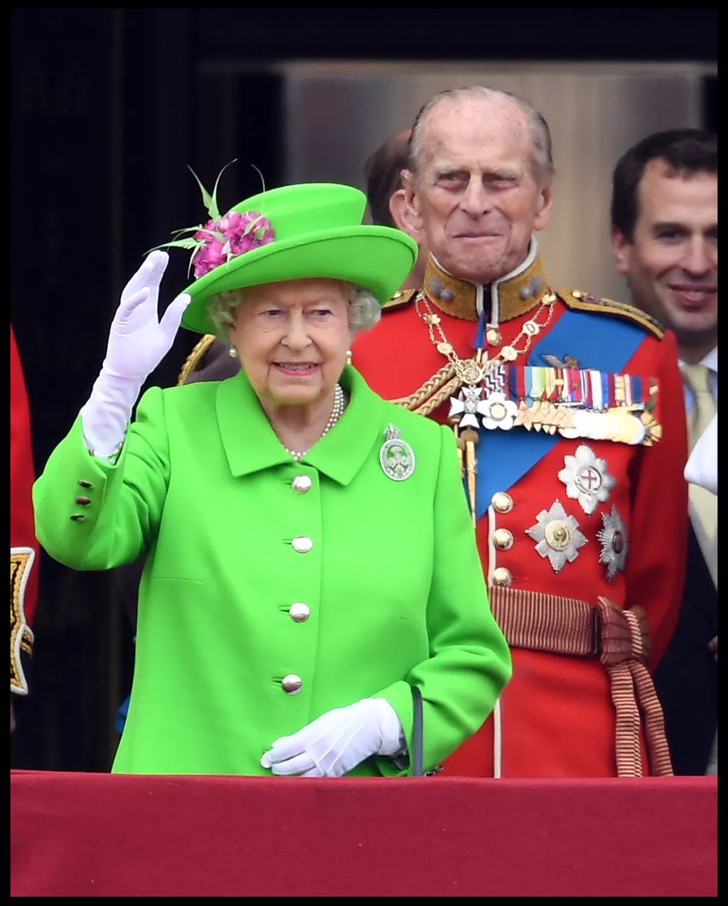 II. Erzsébet királynő és az Edinburgh-i herceg együtt jelentek meg a Buckingham-palota erkélyén a „Trooping the Colour” ünnepségen 2016-ban.