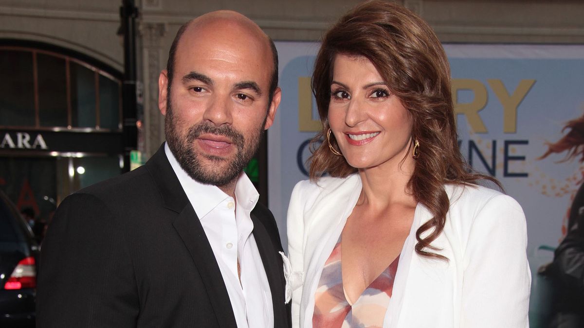 27/06/2011: Los Angeles Premiere of "Larry Crowne" at Grauman's Chinese, Hollywood, CA. Pictured: Nia Vardalos and husband Ian Gomez.
Credit: GoffPhotos.com Ref: KGC-11