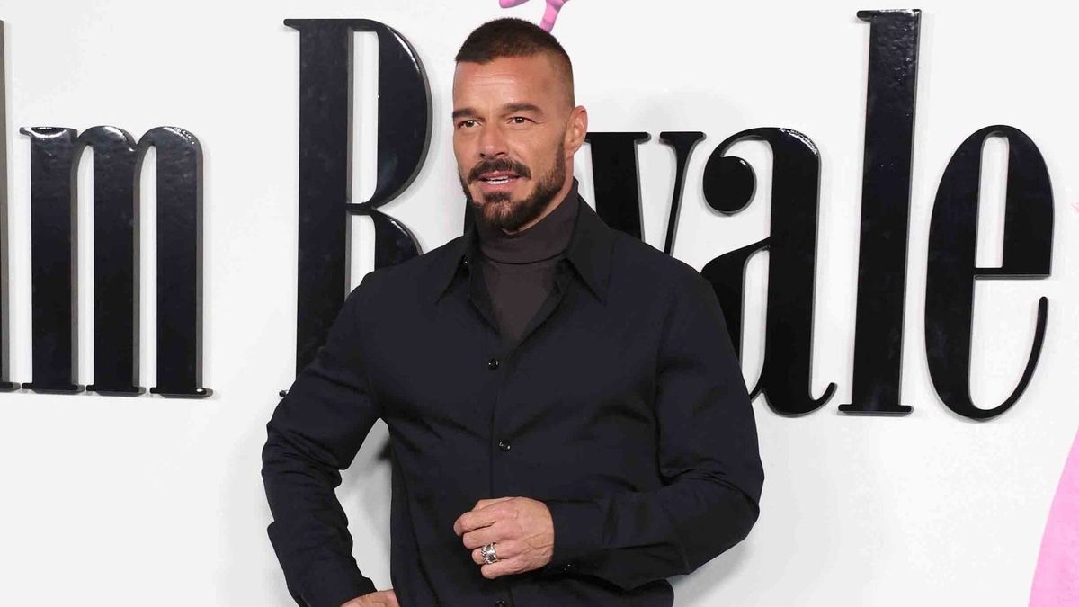 Ricky Martin januárban még a megszokott hajszínével állt a fotósok kamerái elé.