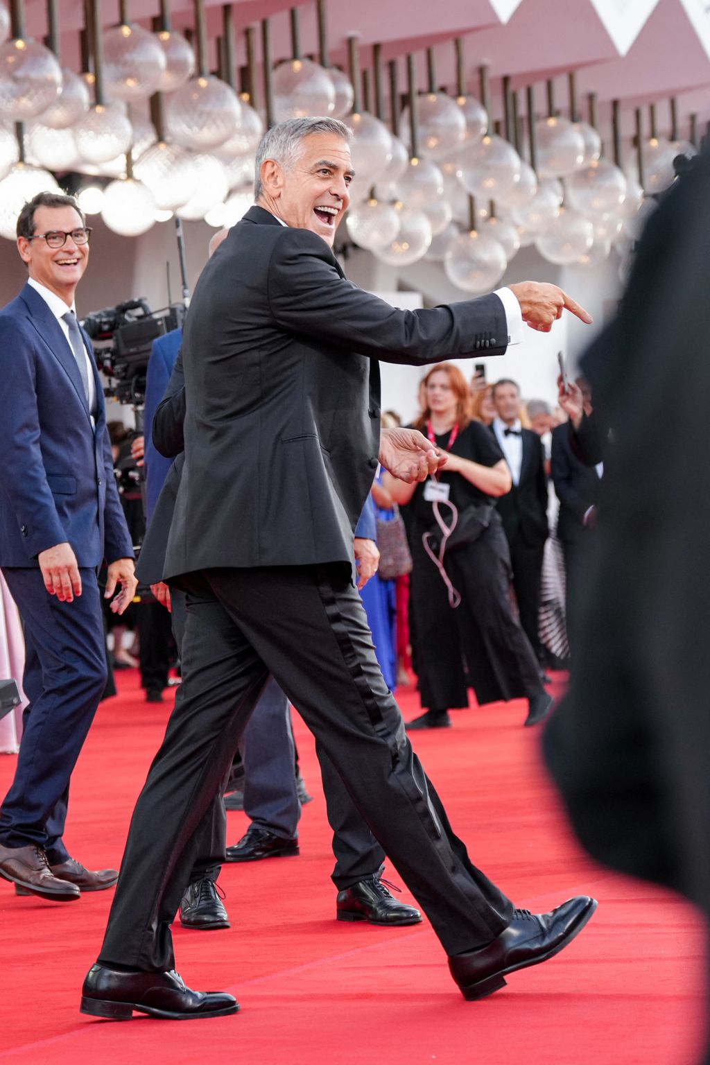 George Clooney úgy döntött, hogy a velencei filmfesztiválon munkát vált.