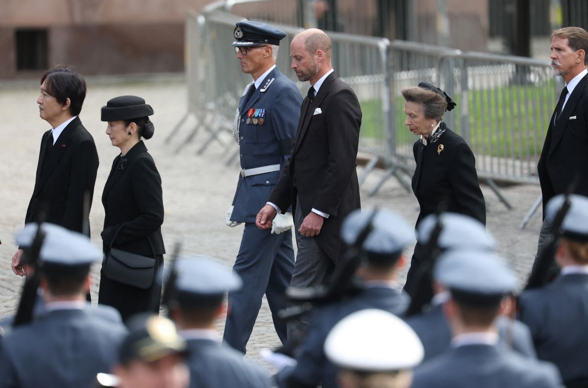 Vilmos herceg Anna hercegnő társaságában vett részt Harald norvég király temetésén