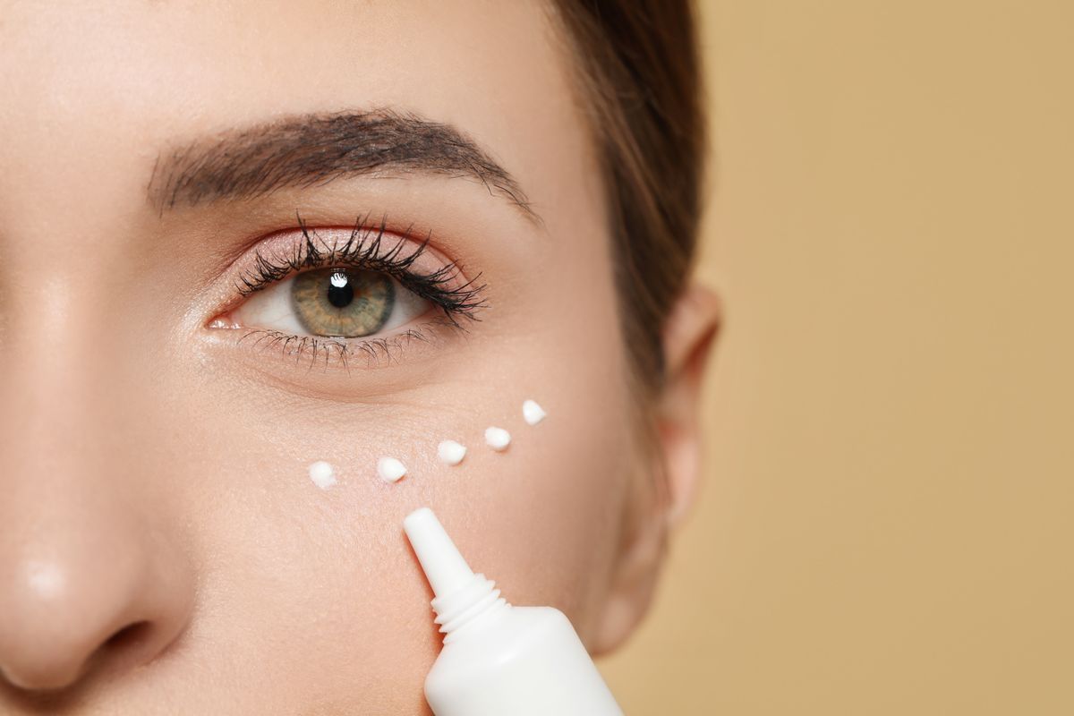 Az anti-aging szemkörnyékápolók kisimítják a bőrt