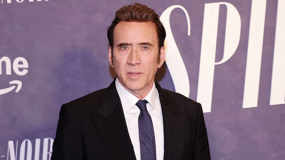 Nicolas Cage 2026 májusában még a megszokott külsejével.