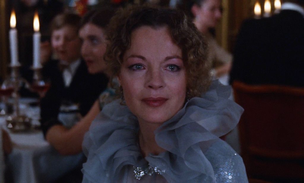 A sans-souci-i járókelő című 1982-es filmben. Ez volt Romy Schneider utolsó alkotása halála előtt.
