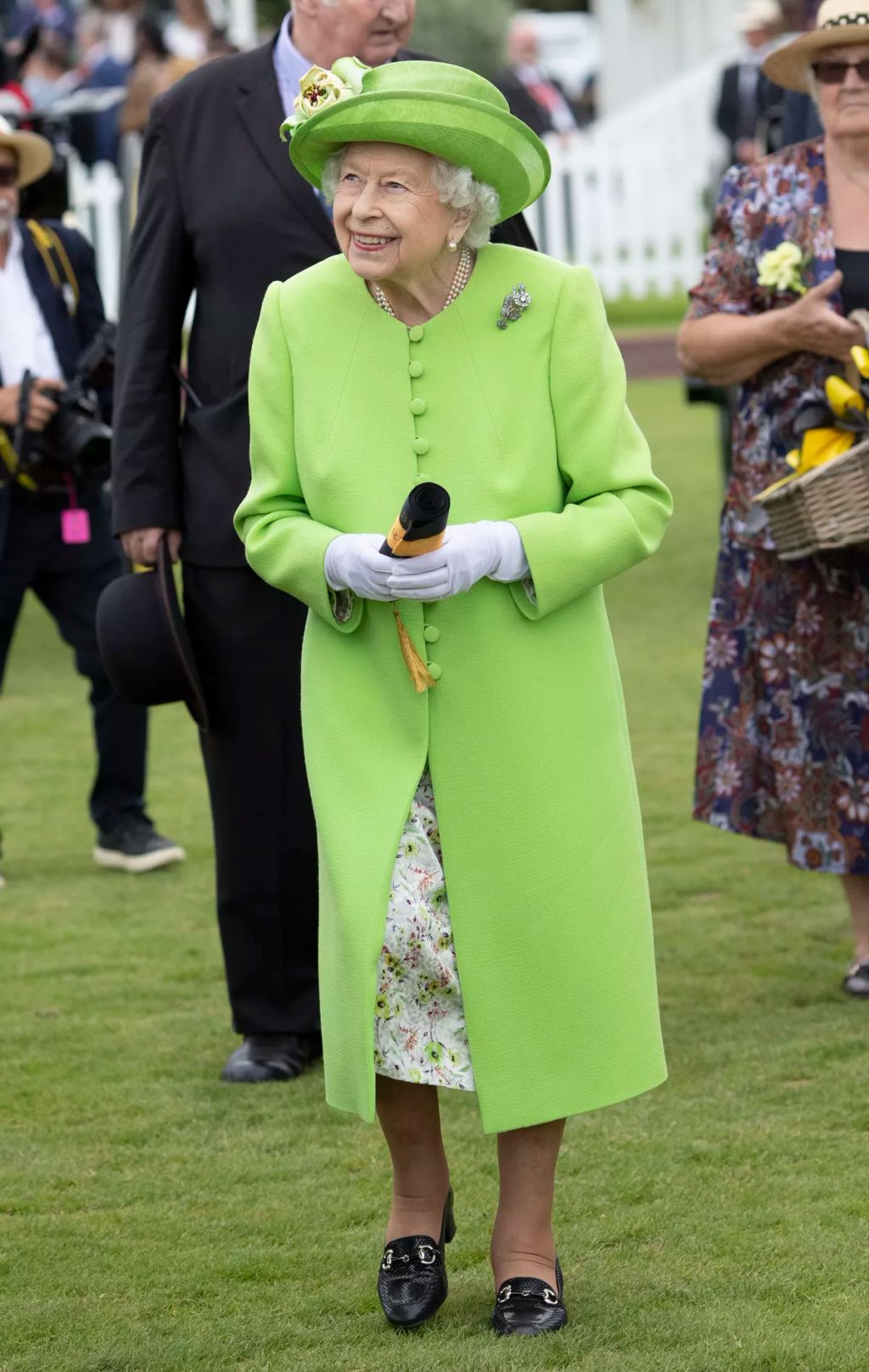 II. Erzsébet királynő részt vesz a Royal Windsor Cup döntőjén a Guards Polo Clubban, Windsorban, az Egyesült Királyságban. 