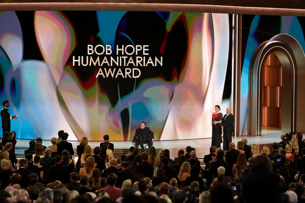 Michael J. Foxot állva tapsolta a közönség az Emmy-gála 2026-os eseményén.